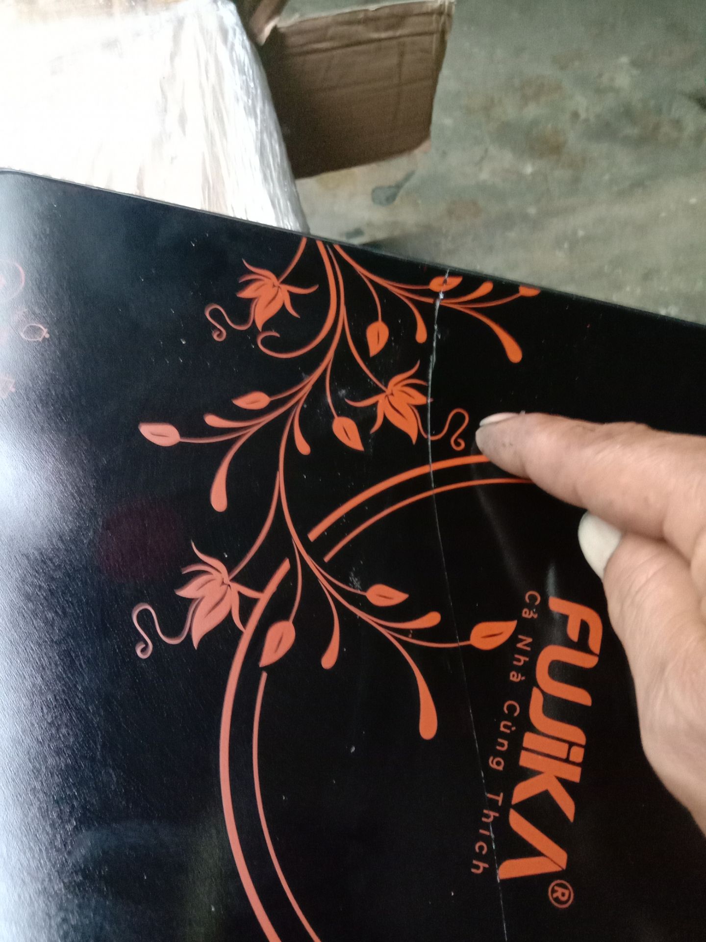 Giao cho mình một cái bếp bể mặt . mình muốn đổi cái khác