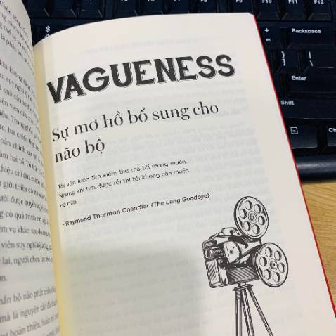 Một sự kết hợp xuất sắc giữa điện ảnh và tâm lý. Nhiều lúc xem phim cũng không để ý nhiều đến tâm lý tính cách của nhân vật đâu, đọc cuốn này mới thấy mỗi bộ phim làm đỉnh như thế nào. Dẫn chứng thì toàn những bộ kinh điển: The Big Bang Theory; Now you see me;....  Một cuốn sách hay với góc nhìn thú vị từ tác giả. Ai mê phim và tâm lý học thì nên tìm đọc cuốn này. (Bìa và giấy khá ok, tiki giao hàng cực nhanh)