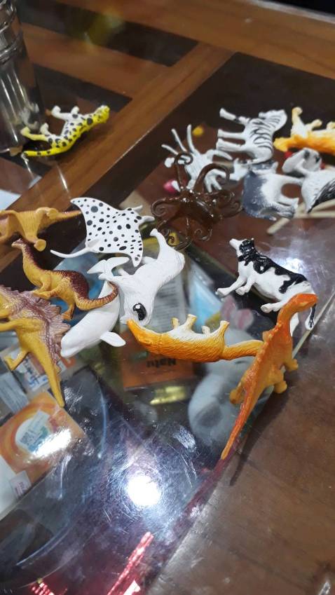 Đáng đồng tiền 
Nhỏ nhỏ xinh xinh , bé rất thích chơi 
Đa dạng con vật để cho bé học 
Chất liệu các con vật đều cứng cáp, dễ vệ sinh