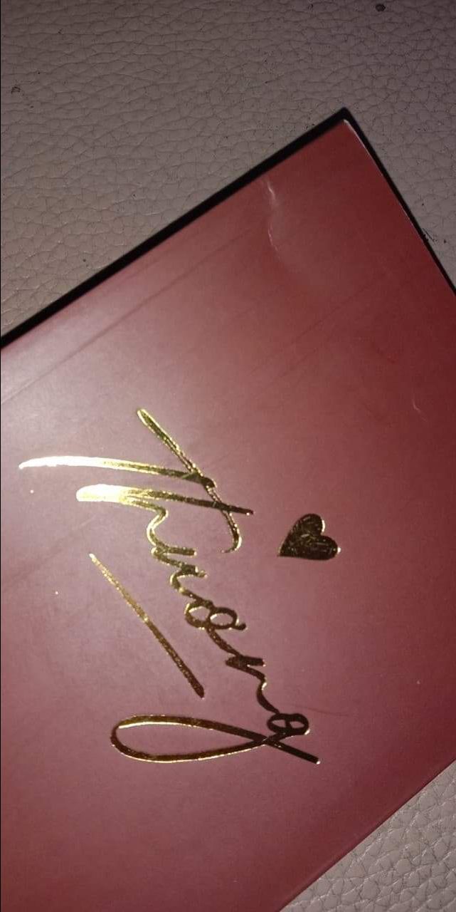 Đây là sản phẩm em mong chờ nhất từ trước đến giờ. Tiki làm ăn uy tín nên em mới đồng ý chọn mua trên tiki. Nhưng em không hiểu sao khâu đóng gói rất sơ sài. Sp em đặt mua k hề có đồ giảm xóc hay túi chống hư hỏng sách trong lúc vận chuyển. Hậu quả là khi em nhận sách đã bị lỗi như hình ạ. Mong shop có thể đổi trả cho em ạ. Em cảm ơn rất nhiều!