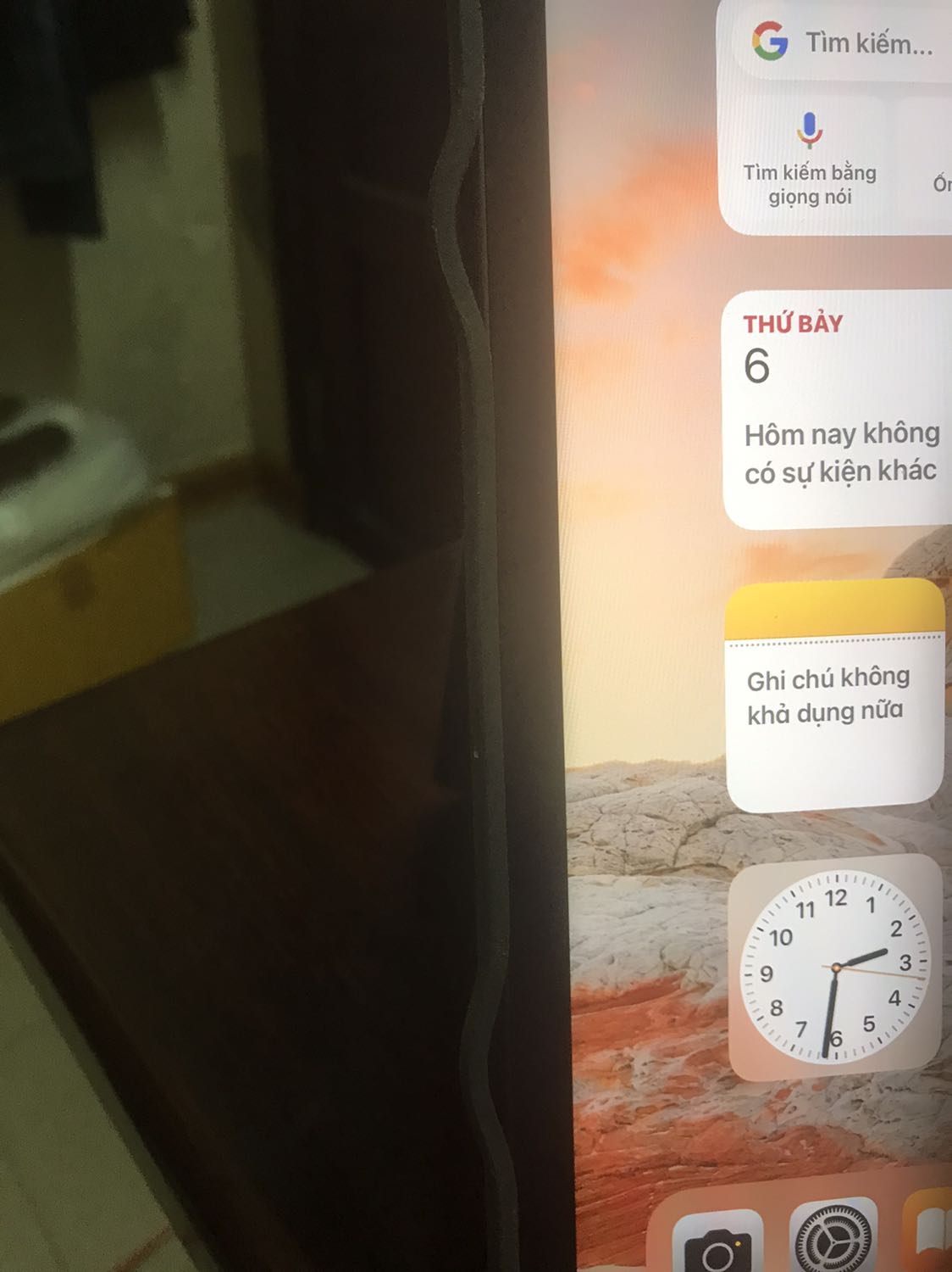 Sản phẩm ok, tốt, tiện hơn magic keyboard là có thể bảo vệ khi tháo màn hình ra khỏi, chỉ có nhược điểm là khi lấy ipad ra vào thì lâu ngày lớp cao su sẽ bị phồng như hình.