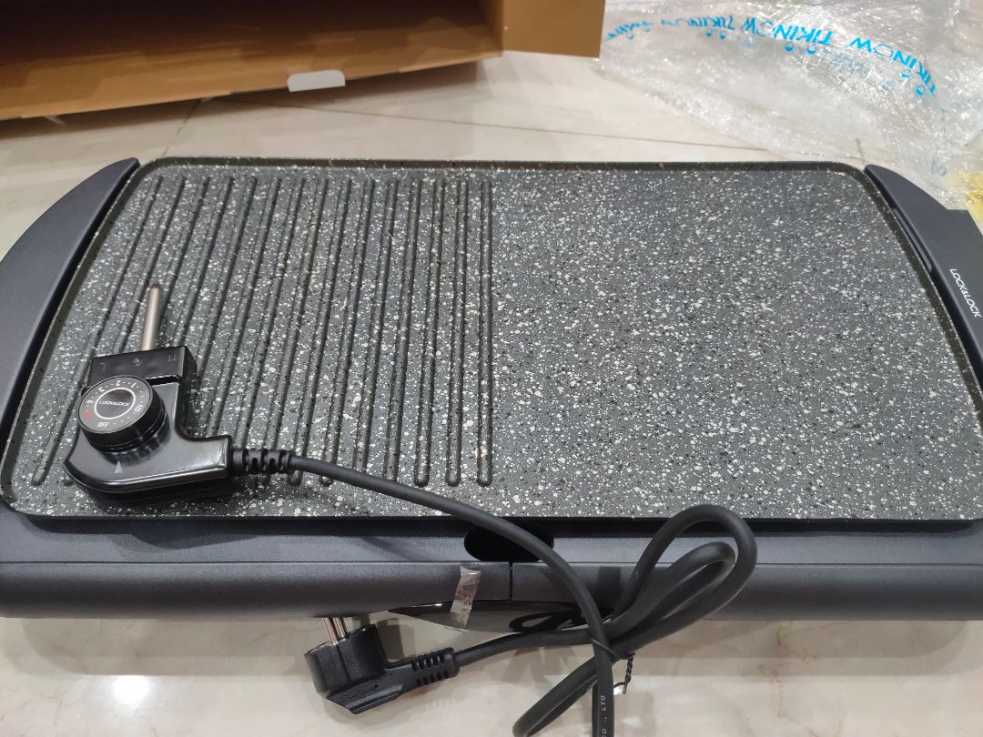 tạm thời nhận hàng xong cắm thử có lên đèn, chưa sử dụng nên chưa biết thế nào ( nhưng note lại với Tiki cái đầu nhọn chuôi cắm hơi đen xíu) . Nhưng an tâm với chính sách đổi trả của Tiki, nên miễn sử dụng được là ổn!