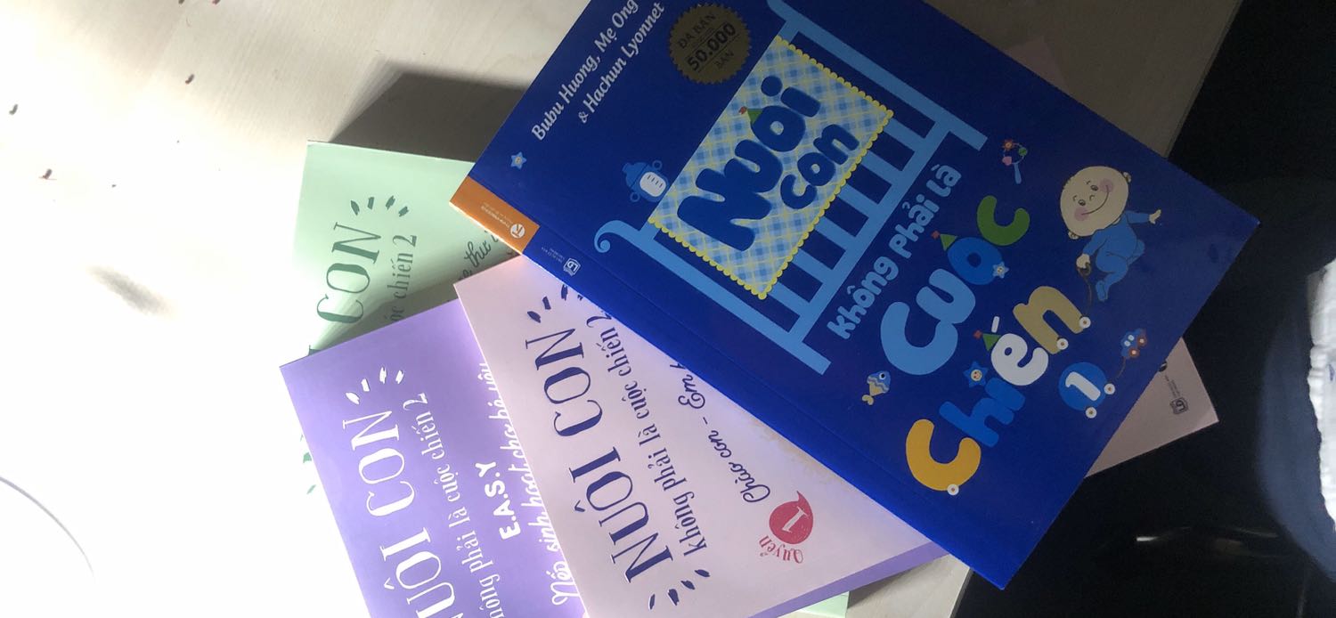 Tiêu đề sách và ảnh 3 cuốn sách là Nuôi con không phải là cuộc chiến, giao hàng lại là Nuôi con không phải là cuộc chiến 2?