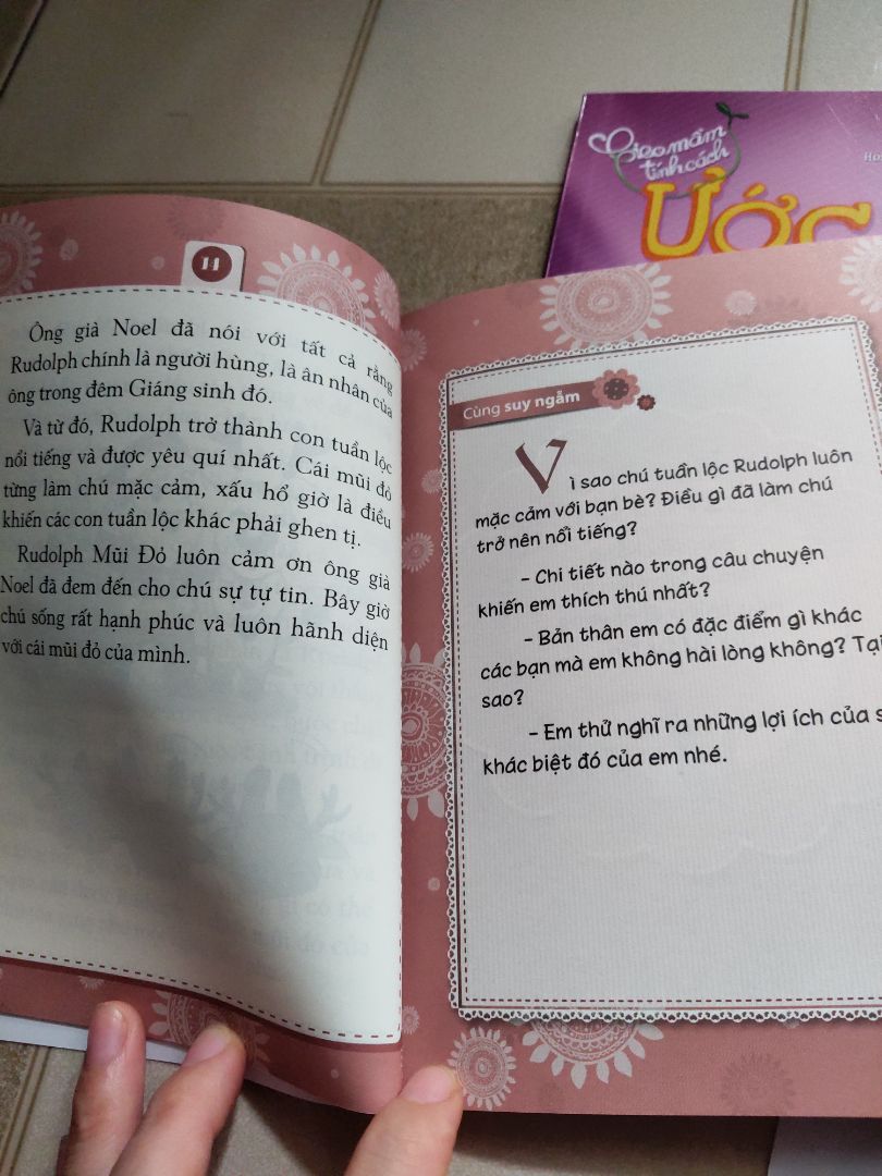 sách viết những mẫu chuyện nhỏ giúp con hiểu và tự tin hơn. sau mỗi mẫu chuyện có phần sũy ngẫm giúp các con hiểu sâu sắc.