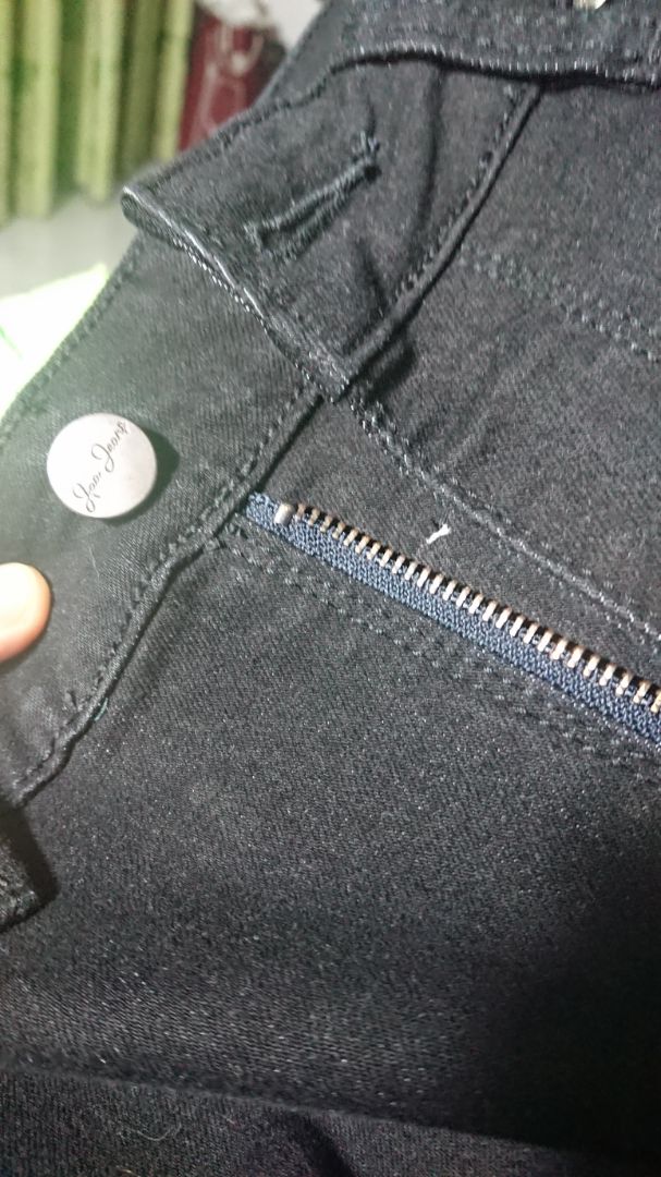 San pham chinh chu tung chi tiet nho, quan qua dep. Ban dau minh chon nham size, lien he voi shop thi duoc giai quyet doi nhanh, gon, le. Cham soc khach hang rat tot, shop de thuong lam.