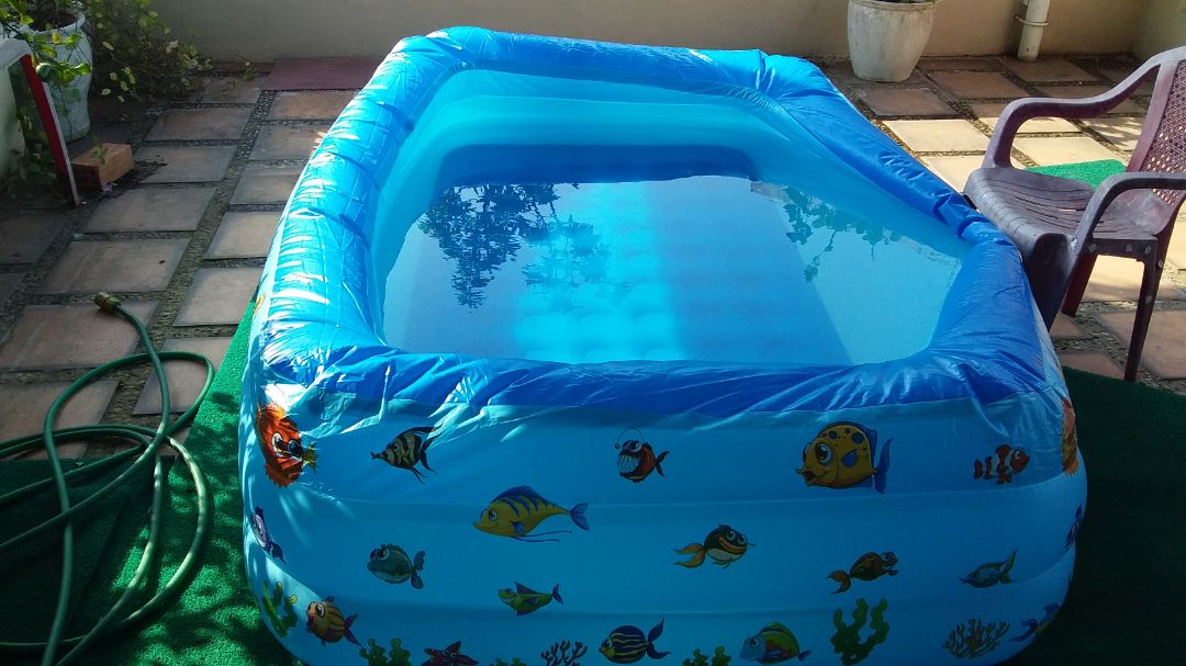 sản phẩm có 3 tầng mà tầng trên hay bị xìu xìu, khoảng 2 ngày thì phải bơm tầng trên lại. mới dùng khoảng 10 ngày