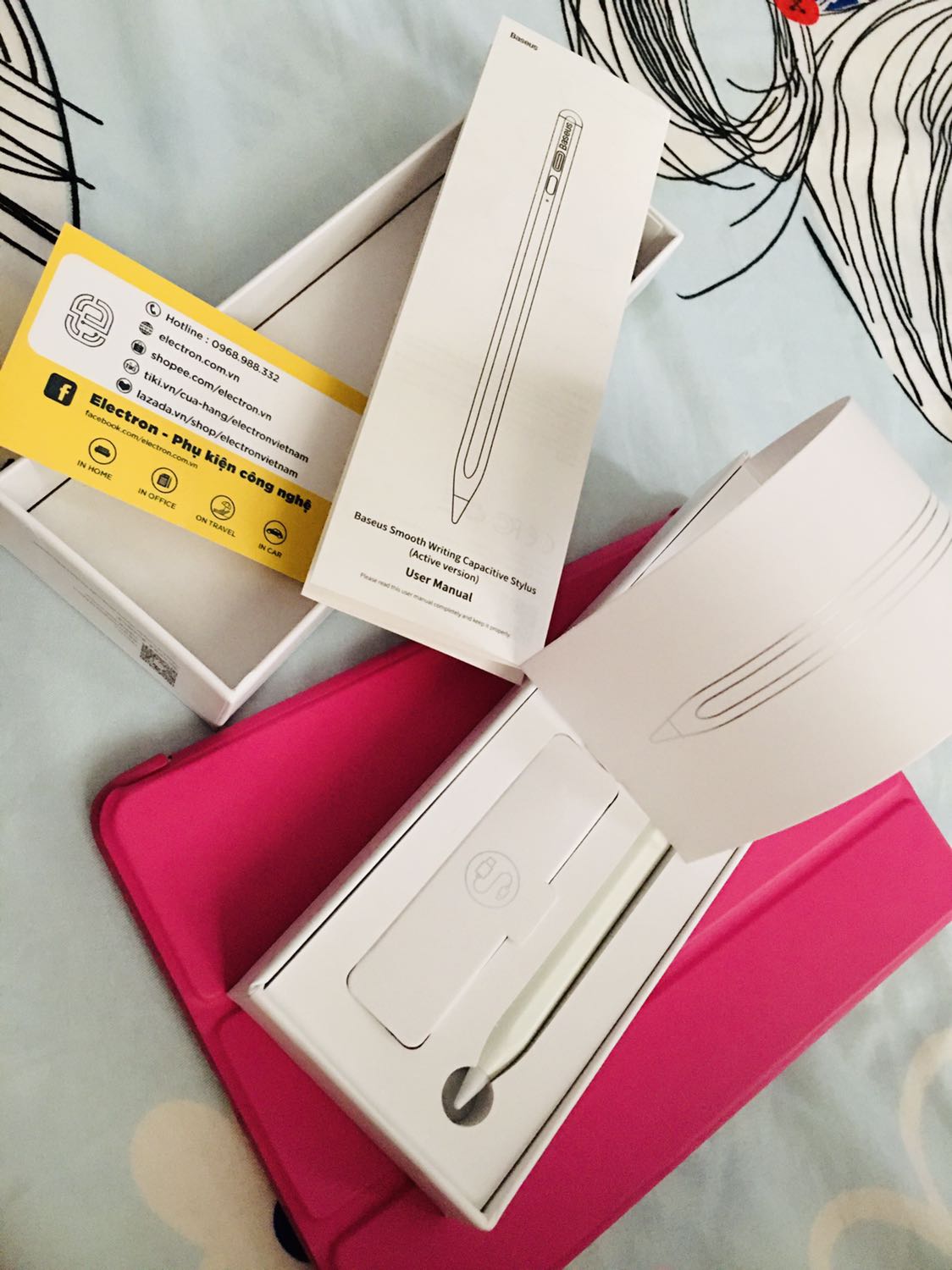 Theo lịch là t2 giao nhưng t6 đã nhận được rồi. Cân nhắc so sánh mấy hiệu rồi cũng chọn Baseus. Siêu ưng ý. Tính năng lại đơn giản. Hợp túi tiền. Diện mạo bút nhìn đẹp sang. Cầm tay thoải mái nhé. Giao hàng lại nhanh. Cảm thấy yên tâm. Sẽ quay lại mua ở shop.