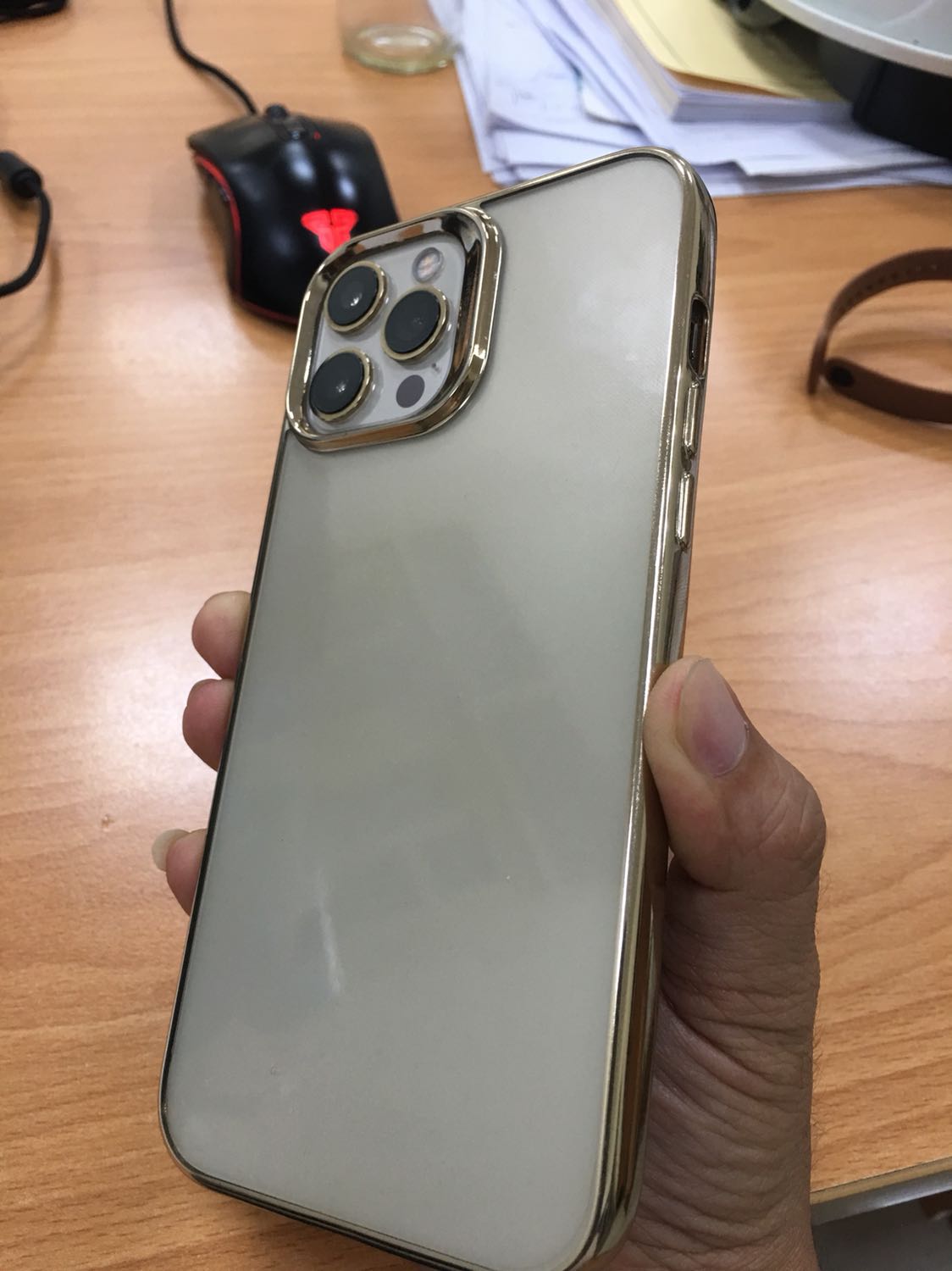 Cực đẹp, nhìn nước sơn là biết hàng đẳng cấp. Đáng đồng tiền và xứng với ip12 nhé mọi người.