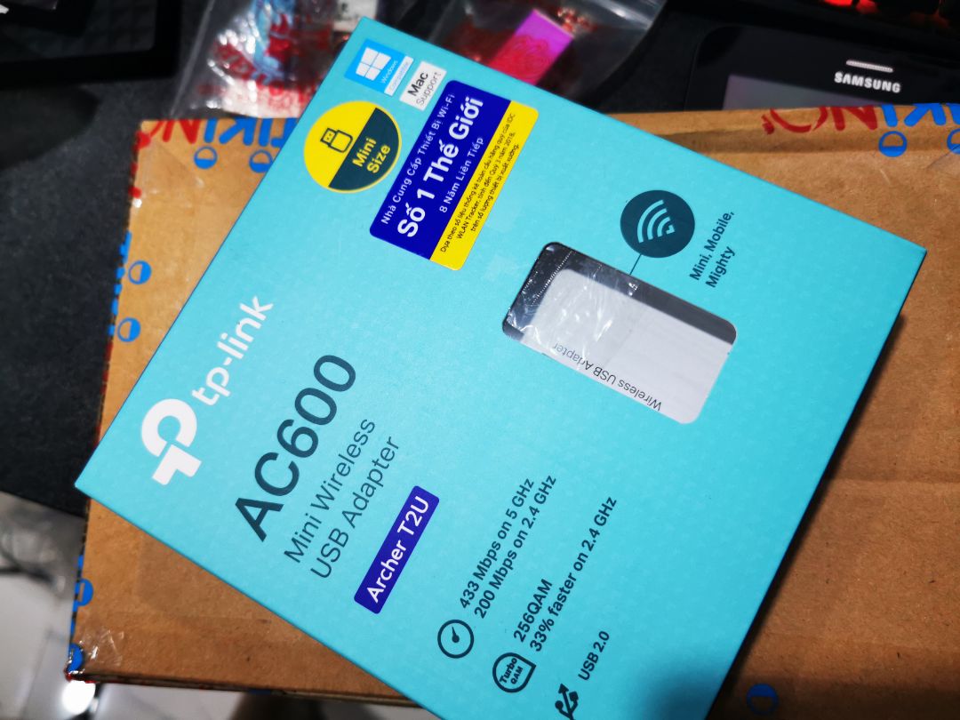 tiki now giao hàng sớm, hàng được bao bọc tốt. có tem niêm phong của đại lý, sản phẩm sử dụng rất ok. có kèm đĩa driver, sách hướng dẫn, win10 thì đút vào xài lun thôi. 
vì mới sài nên chưa biết sẽ có lỗi gì sau này không.
- người dùng Long An.