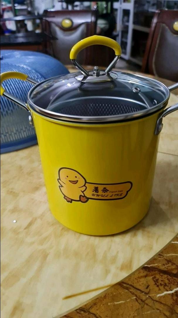 Nồi đẹp, ko bị bể vở gì , mở hàng ra ưng cái bụng lắm, socute lun thích ơi là thích, giá shop cũng rẻ hơn hài lòng lắm đc mã giảm và freeship nữa😊😊😊😊😊😊