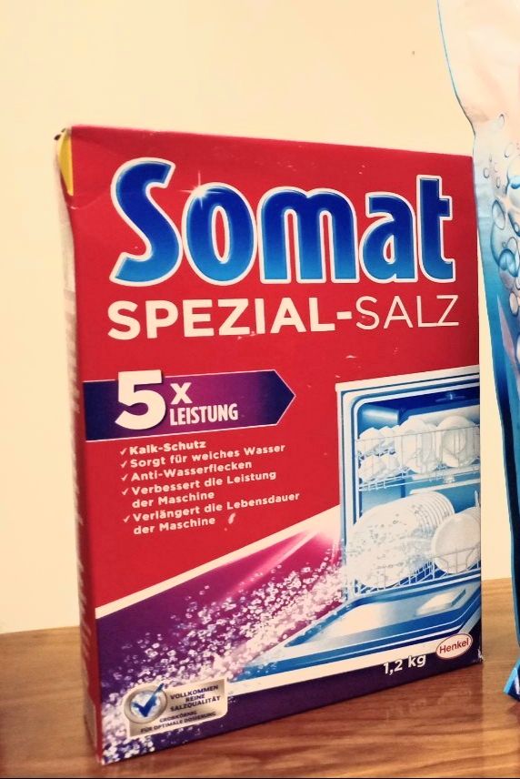 hàng đóng gói rất cẩn thận. lúc mở ra có hơi méo do hộp bằng bìa. mình đổ tầm 2.3 hộp đã đầy rồi.
shop ship hàng cũng nhanh hơn so với thời hạn.