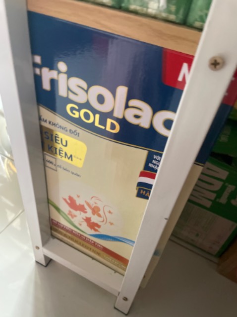 Giao đúng, date xa nhe, giao về đóng gói rất kĩ. Nguyên vẹn, sữa chính hãng, tối qua mới đặt nay đã có giao rồi. Rất thích mua bên này giá êm mà có hàng liền. 10 điểm