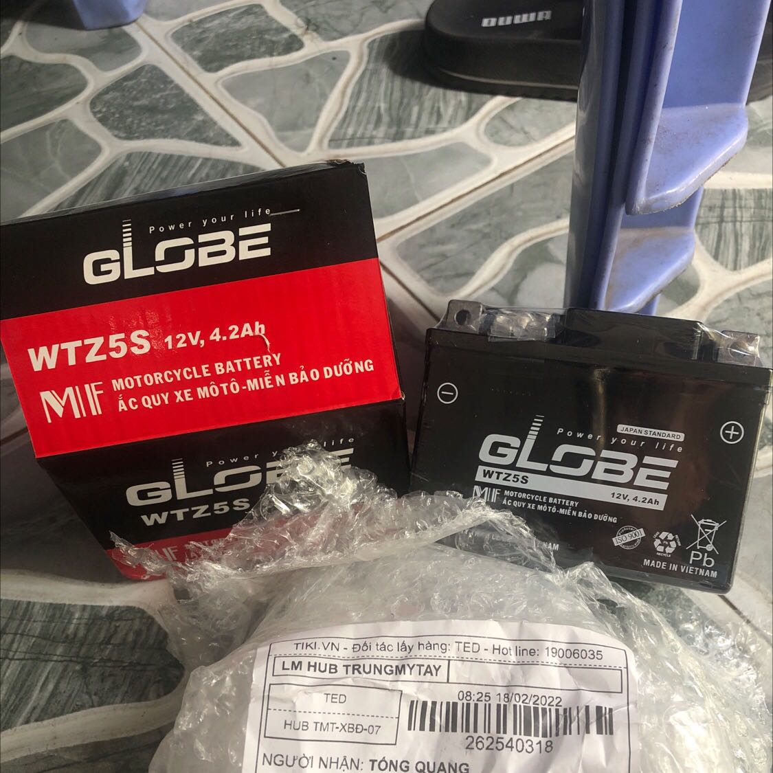 Sản phẩm giống hình. Giao hành nhanh. Có phiếu bảo hành. Có dán mã tư vấn. Cám ơn shop Ăc quy Phước Châu. Mới nhận chưa sử dụng lên chưa biết chất lượng sao. Hi vọng sp tốt - chất lượng  đánh giá 5 sao