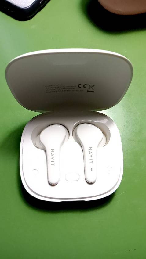 Tai nghe khá ổn trong tầm giá, âm bass tạm, âm lượng to nên mở 60-70 là đủ nghe