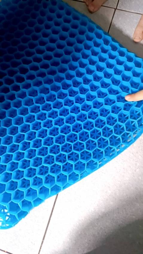 Ok đã nhận được hàng. Khác mềm mại ngồi êm. Ko biết có ngồi lâu có xẹp đi ko. Độ bền thì phải có thời gian mới biết được thanks you shop.! hàng ok - giá cả hợp lý - ngồi thoải mái và đỡ bị ê mông nhiều lắm . nên mua