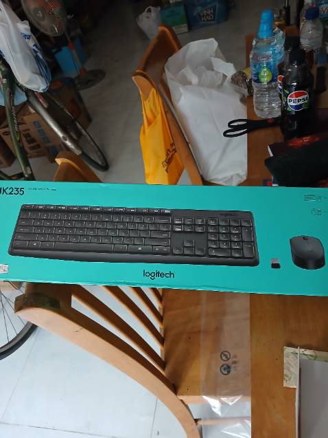 Phím bấm mượt, êm, chuột nhậy, thêm đèn number lock thì tốt hơn, không dây.