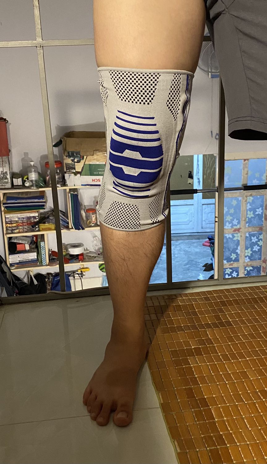 Tương đối vừa. Size ghi trên bao bì khác size ghi trên thông tin sản phẩm :3