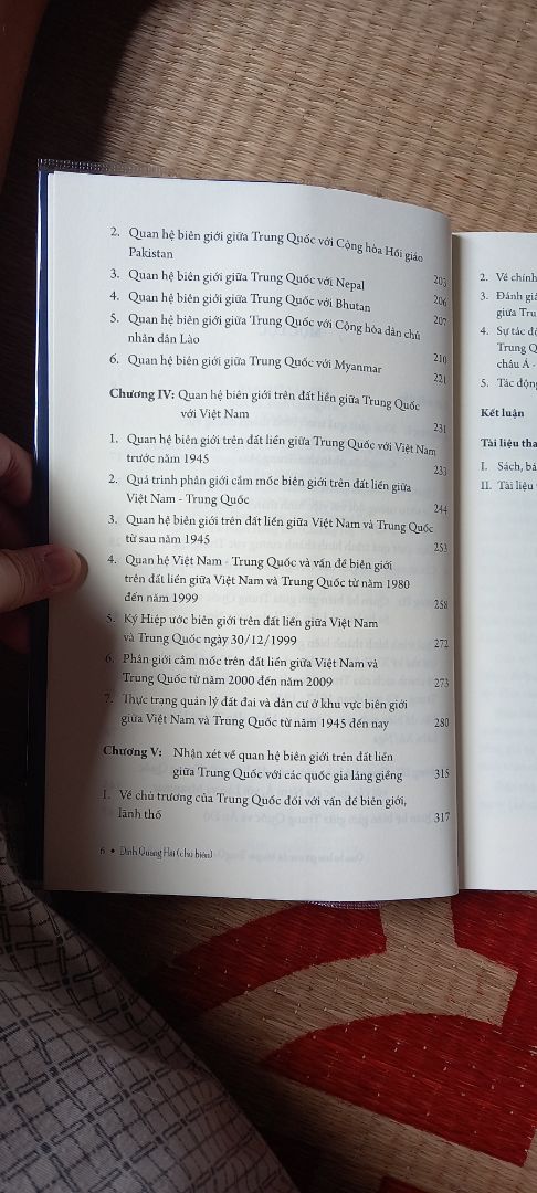 sách cho chúng ta thấy được lịch sử, tư tưởng về vấn đề biên giới của Trung Quốc với các nước xung quanh, qua đó có thể thấy tham vọng bành trướng là 1 thứ gắn liền với lịch sử phát triển của Trung Quốc. Tuy nhiên sách về địa lý mà rất ít bản đồ, người đọc khó lòng có thể nắm bắt được các vị trí, mong nếu có tái bản thì nxb sẽ thêm bản đồ nhiều hơn