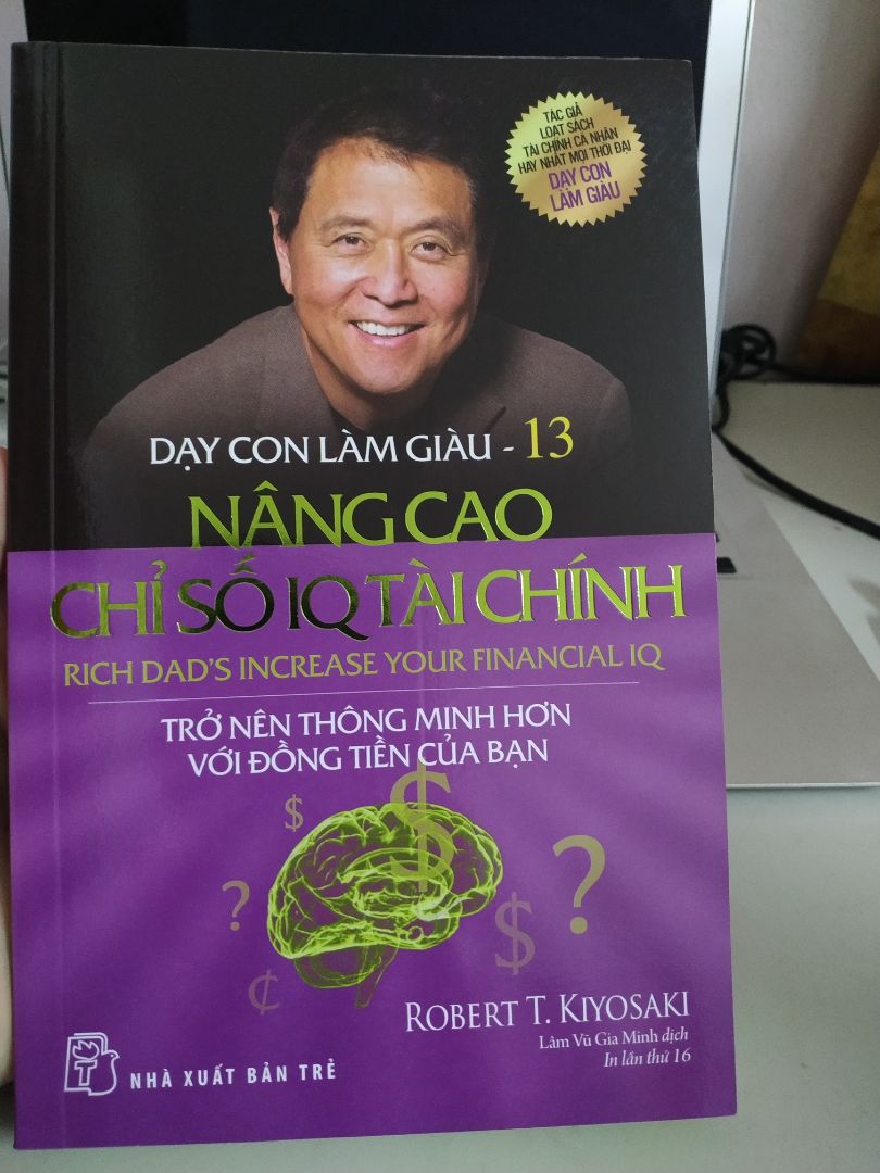 Sách hay nhé, có cả review của Donald J.Trump :))). Dịch vụ Tiki không làm mình thất vọng: Sách mới+ siêu rẻ+ giao hàng nhanh, anh giao hàng thân thiện ( đội kưa để giao hàng cho mình). Cảm ơn Anh, cảm ơn Tiki