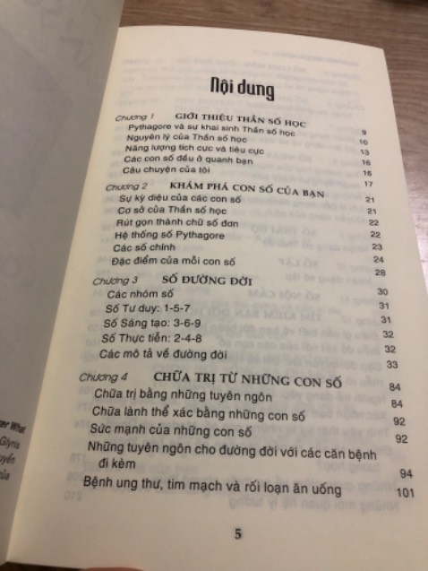 Mình cũng biết qua về nhân số học, giờ muốn tìm hiểu sâu hơn. Và cuốn sách đã giúp mình hiểu thêm nhiều góc cạnh cuả các con số, những phần về bệnh tật mà mình chưa biết đến. Mn muốn nghiên cứu nên mua về đọc nha. Hay á
