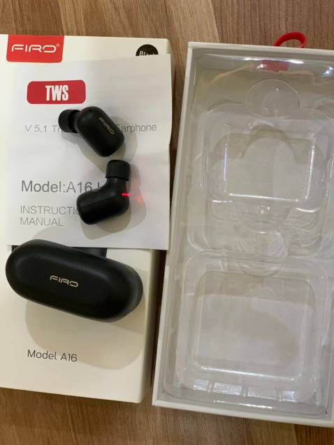 Giao hàng nhanh, đóng gói cẩn thận, mẫu mã đẹp,kết nối ổn định và âm thanh rất hay. Mình mua nhiều đồ điện tử trên tiki rồi và lần nào cũng rất hài lòng...