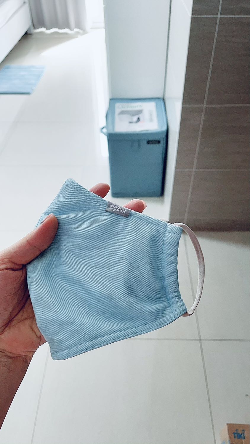 Màu sắc khá tươi và mềm mại Màu sắc khá tươi và mềm mại