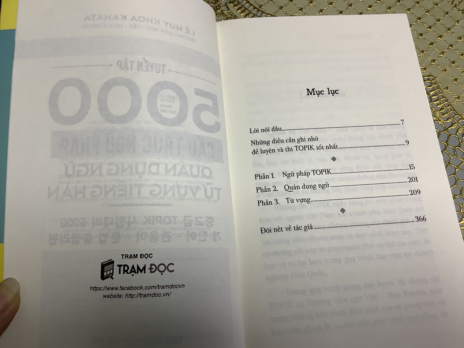 Giấy đẹp, chia các phần rõ ràng, dễ đọc hiểu