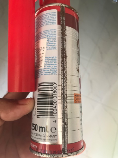 Bán sản phẩm hết hạn sử dụng,ngoài vỏ chai thì rỉ sét quá thất vọng nhà bán hàng