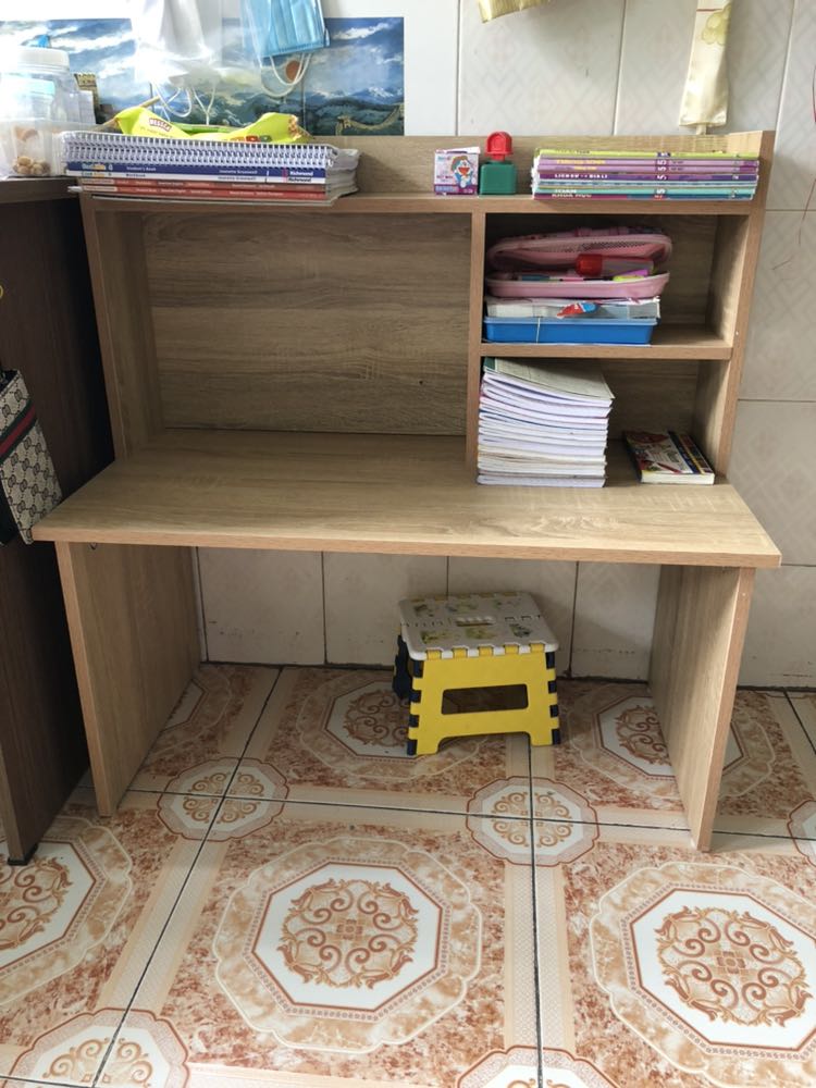 Lay hoay cũng cả tiếng mới xong.mà vừa mở ra đã thấy ván mặc sau bị gãy 1 gốc. Lay hoay cũng cả tiếng mới xong.mà vừa mở ra đã thấy ván mặc sau bị gãy 1 gốc.