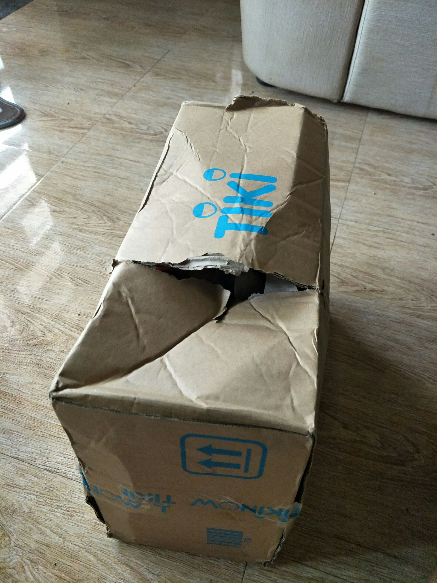 Đậu hsd còn xa, niêm phong còn nguyên nhưng bên trong lại có nhiều mạt như  bị mọt ăn vậy.  Hạt đậu này kích thuơcs nhỏ hơn đậu gà trắng,  vỏ cũng dày hơn,  chưa ăn k biết ngon k. 
Giao hàng nhanh nhưng đóng gói tệ quá, muốn rơi cả hàng ra ngoài. Đậu hsd còn xa, niêm phong còn nguyên nhưng bên trong lại có nhiều mạt như  bị mọt ăn vậy.  Hạt đậu này kích thuơcs nhỏ hơn đậu gà trắng,  vỏ cũng dày hơn,  chưa ăn k biết ngon k. 
Giao hàng nhanh nhưng đóng gói tệ quá, muốn rơi cả hàng ra ngoài.