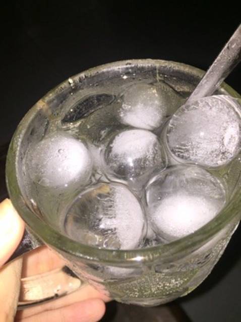 Khay đá ok lắm nha, mọi người nên mua nhé, shop đóng gói cẩn thận ok .....