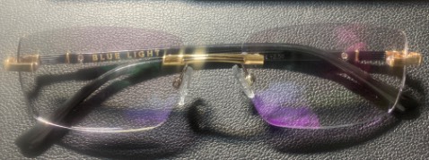 Sản phẩm đẹp, vừa tầm tiền. Nếu tròng kính cao  khoảng 42-45mm thì quá đẹp(sp 34mm). Cho shop 5 sao.