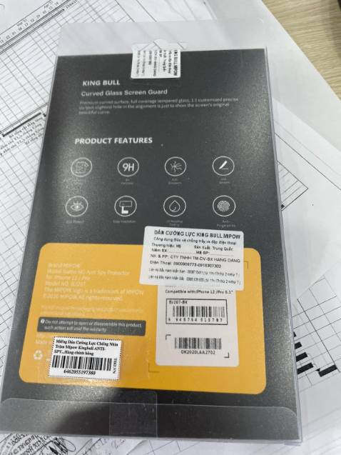Hài lòng.  Dán vào màn hình tối hơn, chống nhìn trộm khá ổn
Giao hàng nhanh hơn so với dự kiến.
Mua 1 được 2 (thêm cả miếng dán chống trầy mặt sau)