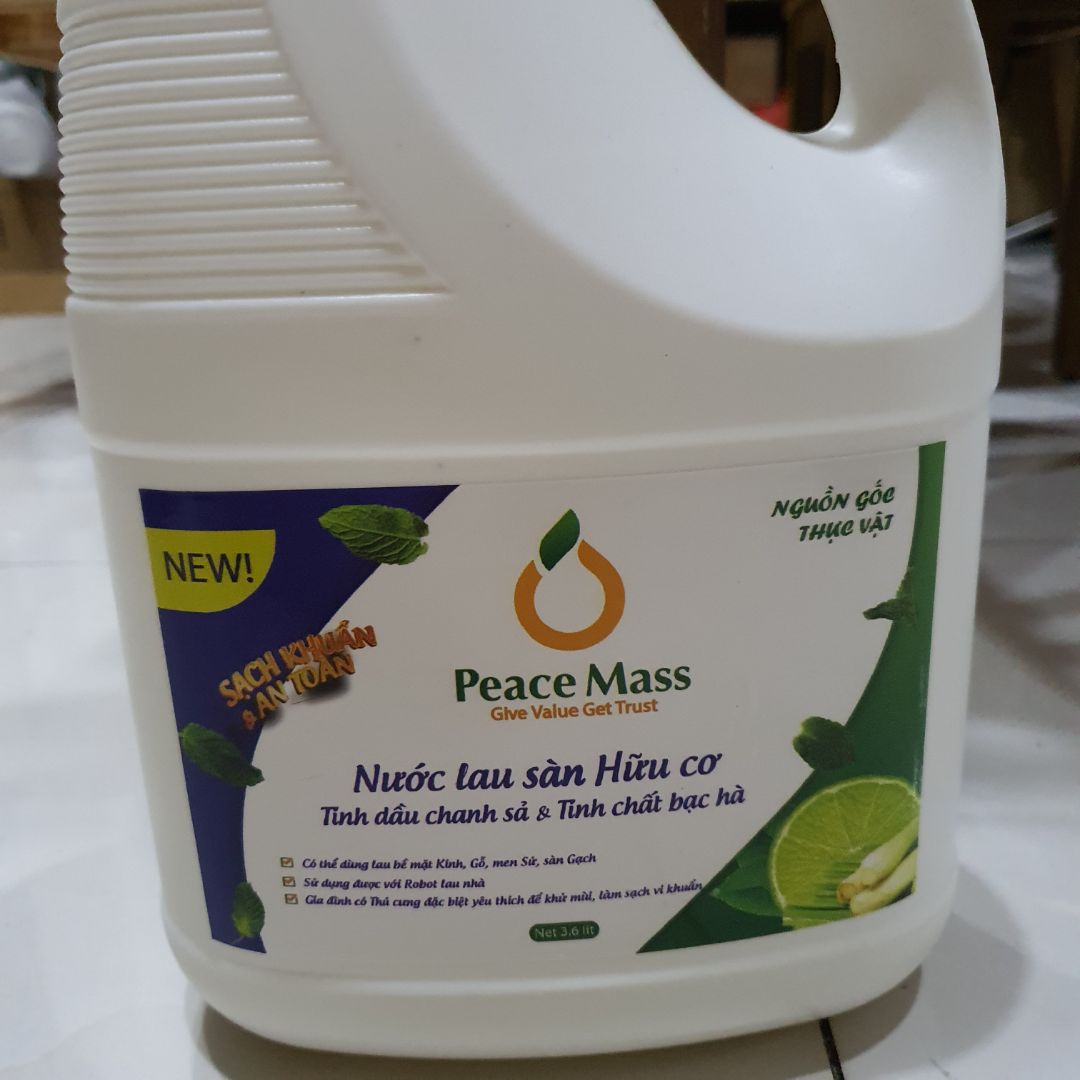 Hương thơm dịu, hiện mình đã sử dụng ko gặp vđ gì. Nếu có thể shop nên có thêm 1 tờ giấy chú thích về "nguồn gốc thực vật" cụ thể hơn là từ thực vật gì. xin cảm ơn!