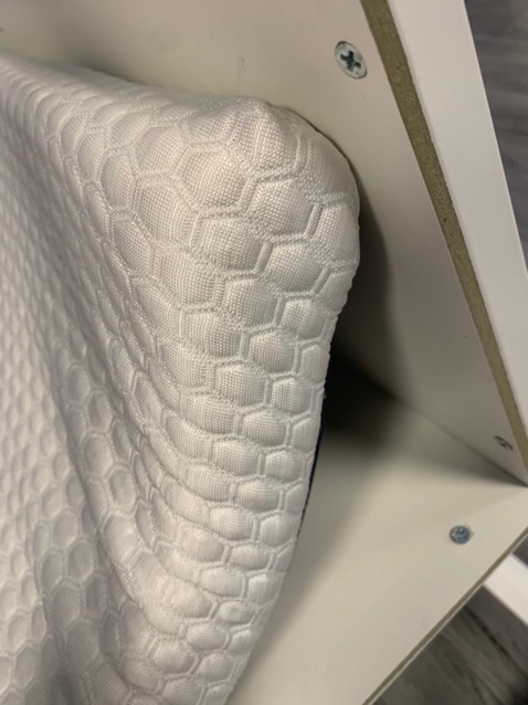 Bảo topper nhưng đúng là Nệm đa năng luôn. Trải sàn cũng oke , phù hợp cả ng thích tối giản như mình. 
Nv tư vấn nhiệt tình, giao hàng cẩn thận. Có bọc cuộn, nv trải ra cho mình kiểm tra rồi mới thanh toán