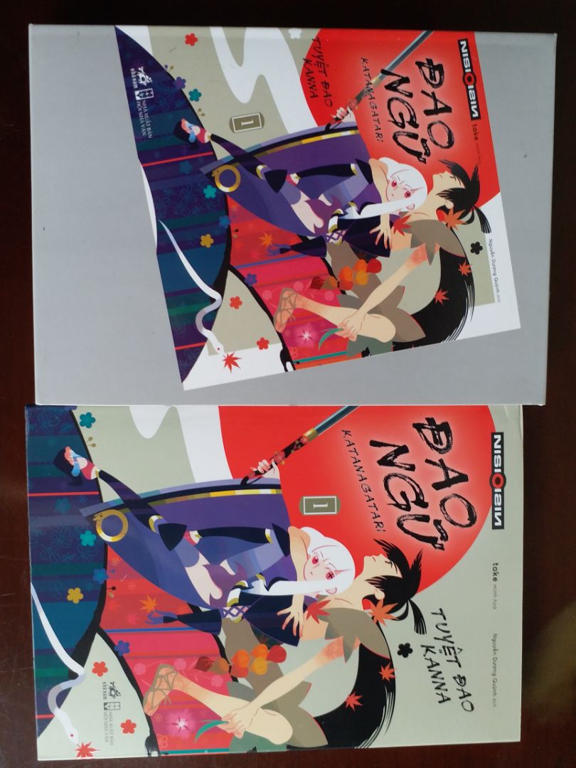 Anime của Katanagatari thực sự là một tuyệt phẩm từ hình ảnh đến âm thanh, và sau khi đọc bản Light novel thì mình càng thấy nhận định này đúng vì bám rất sát tác phẩm gốc. LN thì hiển nhiên vượt trội hơn về mảng độc thoại nội tâm cũng như giải thích thêm về một số chi tiết. Để cảm nhận hết cái hay của tác phẩm này thì đúng là nên vừa đọc LN vừa xem anime. Còn Tiki thì vẫn gói hàng kém như mọi khi, một góc sách bị gãy móp