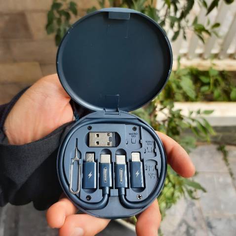 Hàng đúng như thông tin mô tả.
Nhân viên giao hàng siu nhanh, lịch sự, thân thiện.
Sản phẩm k bao gồm củ sạc nên p mua riêng. Hy vọng shop sẽ giảm giá củ sạc remax 60 w xuốg 300 k - 350 k trog tương lai. (T.T.)
Sản phẩm khá thích hợp khi đem theo đi du lịch, tất cả chỉ trog 1 hộp phấn nho nhỏ.
Nhược điểm: 
Chỗ thanh dựng điện thoại khá mỏng và khá khó gỡ ra xài thui. Còn lại thì tuyệt vời ông mặt trời, k có điểm j chê đc.
AIOChannel Hàng đúng như thông tin mô tả.
Nhân viên giao hàng siu nhanh, lịch sự, thân thiện.
Sản phẩm k bao gồm củ sạc nên p mua riêng. Hy vọng shop sẽ giảm giá củ sạc remax 60 w xuốg 300 k - 350 k trog tương lai. (T.T.)
Sản phẩm khá thích hợp khi đem theo đi du lịch, tất cả chỉ trog 1 hộp phấn nho nhỏ.
Nhược điểm: 
Chỗ thanh dựng điện thoại khá mỏng và khá khó gỡ ra xài thui. Còn lại thì tuyệt vời ông mặt trời, k có điểm j chê đc.
AIOChannel