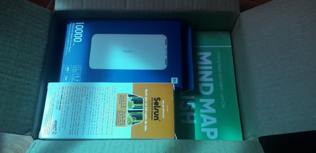 Mình vốn thường xuyên dùng Selsun rồi. Rất tốt 👍ai bị gàu thì dùng đều rồi nếu ko bị nữa thì dùng 1 tuần ít nhất 1 lần để phòng chống gàu rất ổn. dầu gội xong sẽ hơi rít nhưng xả thêm dầu xả cùng loại cũng sẽ rất mềm. Mùi dầu gội thì mình ko ưng lắm,nhưng cũng ko có khó chịu đâu