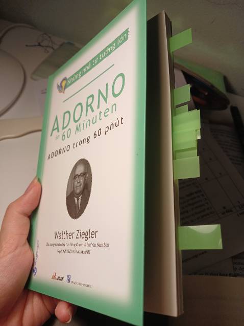 Nội dung hay, sách đẹp. Mình khá tâm đắc bởi tác giả đã diễn tả khá thành công những điều tưởng chừng như khó hiểu, trừu tượng. Tuy nhiên theo cá nhân mình thấy về phần lập luận phản bác những tư tưởng còn vương chút mơ hồ, chưa đủ sâu sắc. Mình sẽ tìm đọc những cuốn khác nữa, cảm ơn bộ sách rất nhiều!