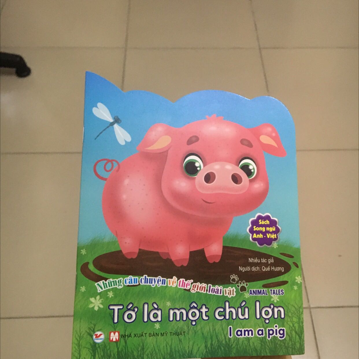 Hình ảnh rõ nét, màu sắc tươi sáng phù hợp cho các bé, về nội dung tiếng Anh dễ hiểu, nếu truyện có file nghe thì sẽ rất tốt