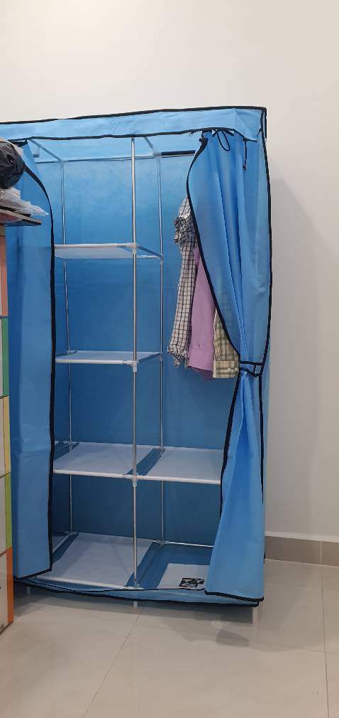 Chất lượng tủ phù hợp tầm giá, nhựa khớp nối cần từ tốn một chút, mình dùng lực nhiều quá nên bị gãy vài cái. 😆
Đúng như mô tả trên uảng cáo.