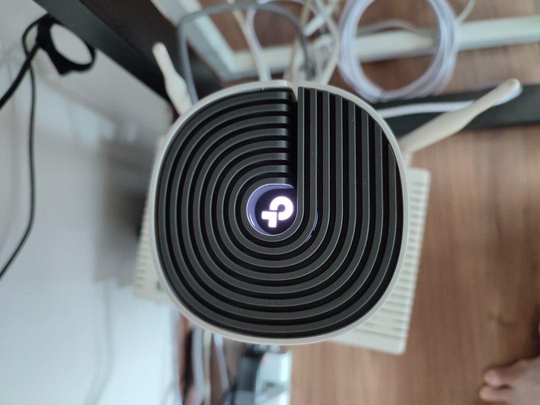 Sản phẩm tốt giao nhanh
tạo mạng mesh mới để link từng cục với nhau, sóng ổn định và chuyển vùng mượt
có app DECO thân thiện, dễ tùy chỉnh.
Đèn trên mỗi cục có thể hẹn giờ tắt, bộ sp có 3 cục mesh 3 cục nguồn nhưng cho 1 LAN dẹt nên hơi khó chịu.