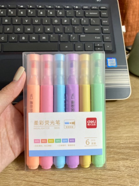 Giao nhanh, viết đẹp, màu vỏ đẹp màu mực cũng đẹp, viết ra đều màu, ok