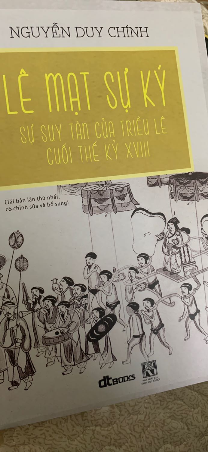 Sách hay, lôi cuốn ngay từ đoạn trích bìa sau. Với một người thích tìm hiểu thời kì trịnh nguyễn phân tranh và pháp thuộc thì đây là quyển sách không thể thiếu. Nhưng chính ra liên kết các phần lại với nhau cho đúng dòng chảy thời gian lại thì còn tuyệt hơn nữa