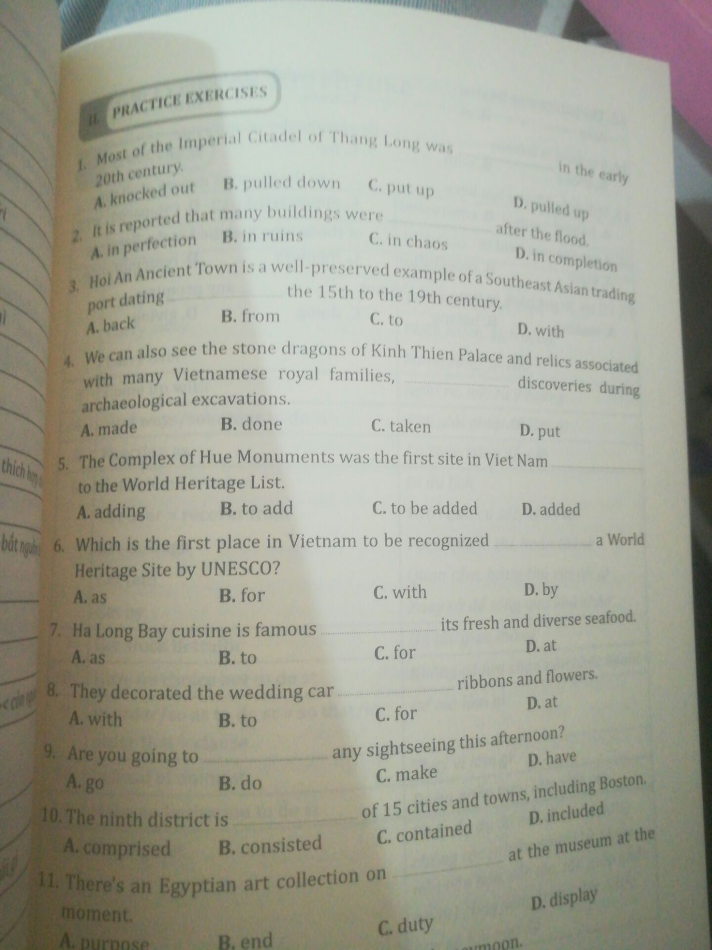 Sách khá dày. Tuy giáo muộn 1 ngày nhưng vì đang dịch nên vẫn ok