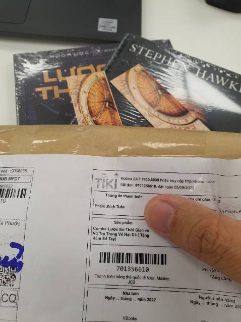 Sách bọc kỹ, nhưng đặt combo 2 cuốn thấy ghi có tặng sổ tay mà mở ra chẳng có gì cả.