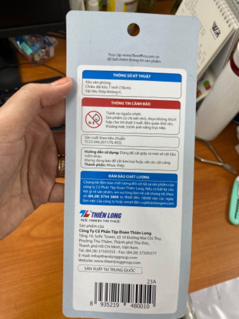 Giấy ok, mua 1 thùng tặng 1 kéo