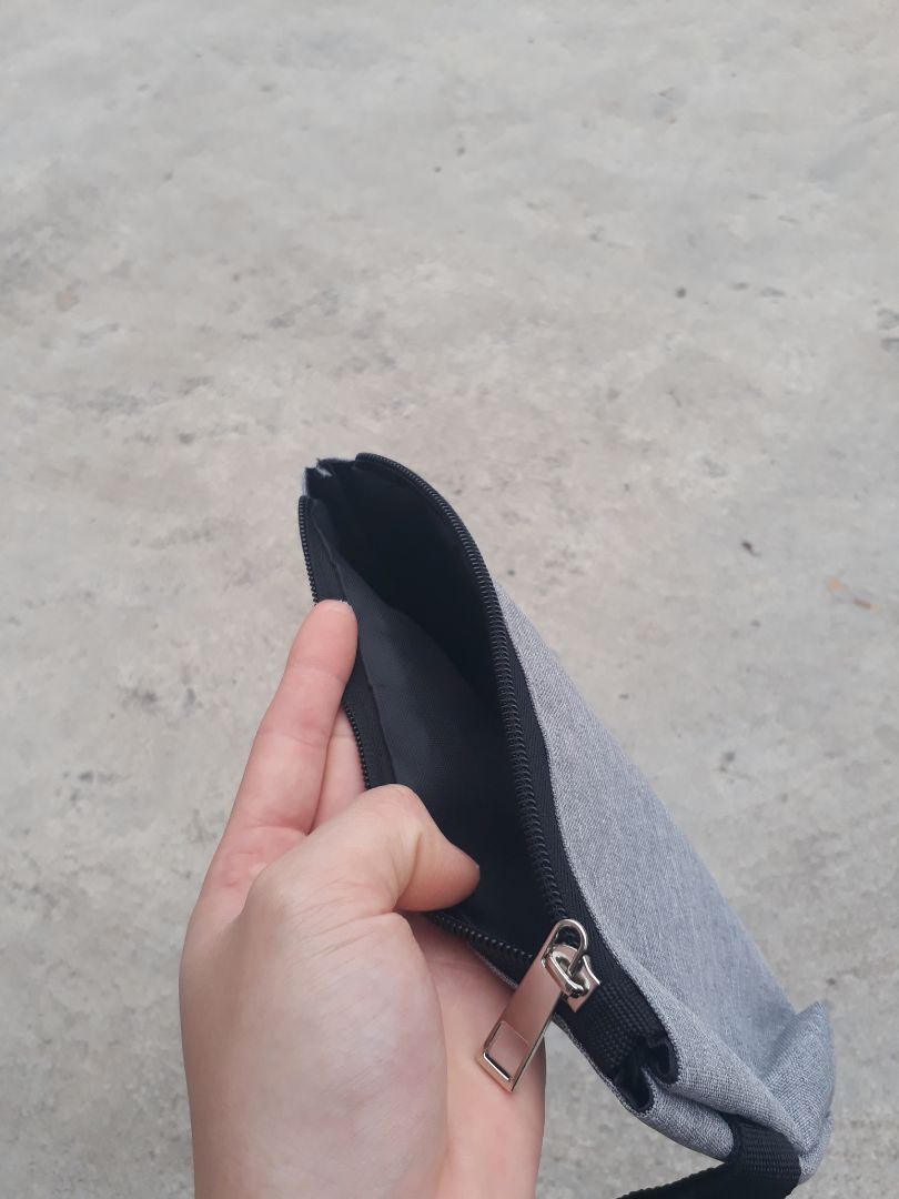 Ok ? chất đẹp, túi to, đựng được khá nhiều tiền lì xì.  Nói chung là ai đang có ý định mua thì mua luôn,  không hối hận đâu ạ.  ? Ok ? chất đẹp, túi to, đựng được khá nhiều tiền lì xì.  Nói chung là ai đang có ý định mua thì mua luôn,  không hối hận đâu ạ.  ?