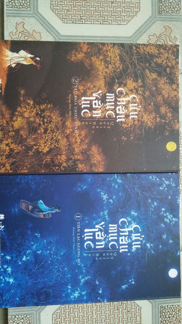 Tiki giao hàng rất nhanh nhưng chất lượng sách thì không khen nổi. Biết là truyện ra lâu rồi, nhưng thế này thì cũng thất vọng quá. Nhận được sách háo hức mở ra coi mà màng nilong rách tơi bời, hộp sách bị méo, gáy sách thì lằn vết như lầu trên rồi, mà bìa sách cũng có vết hằn, vết rỗ trông rất chán đời