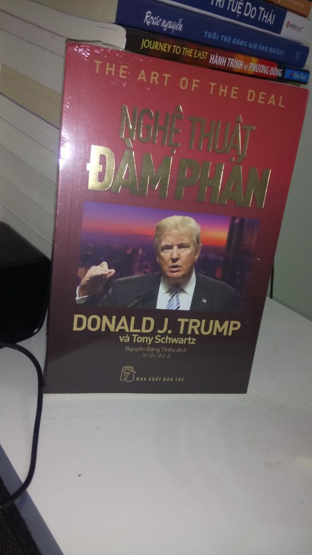 Sách chính hãng, mới 100%, bọc cực kì cẩn thận. Cực kì ưng ý luôn.